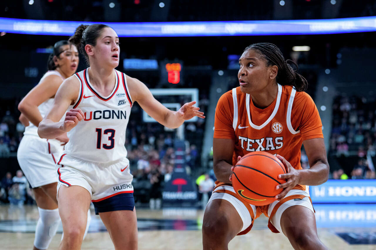 Texas vs UConn basketball: Huskies beat Longhorns in exhibition behind strong second half