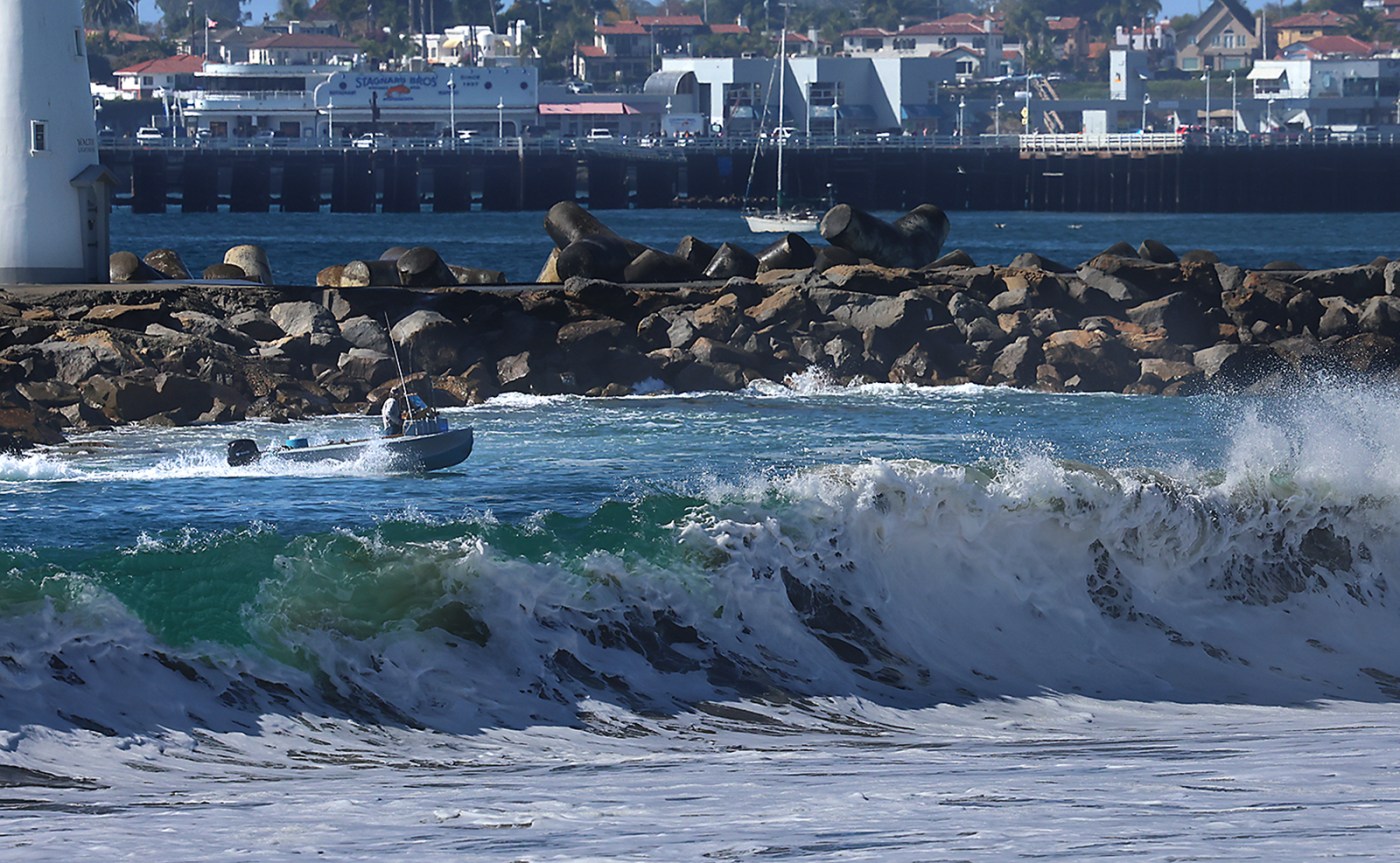 Photo | Fighting the tides at Santa Cruz Harbor