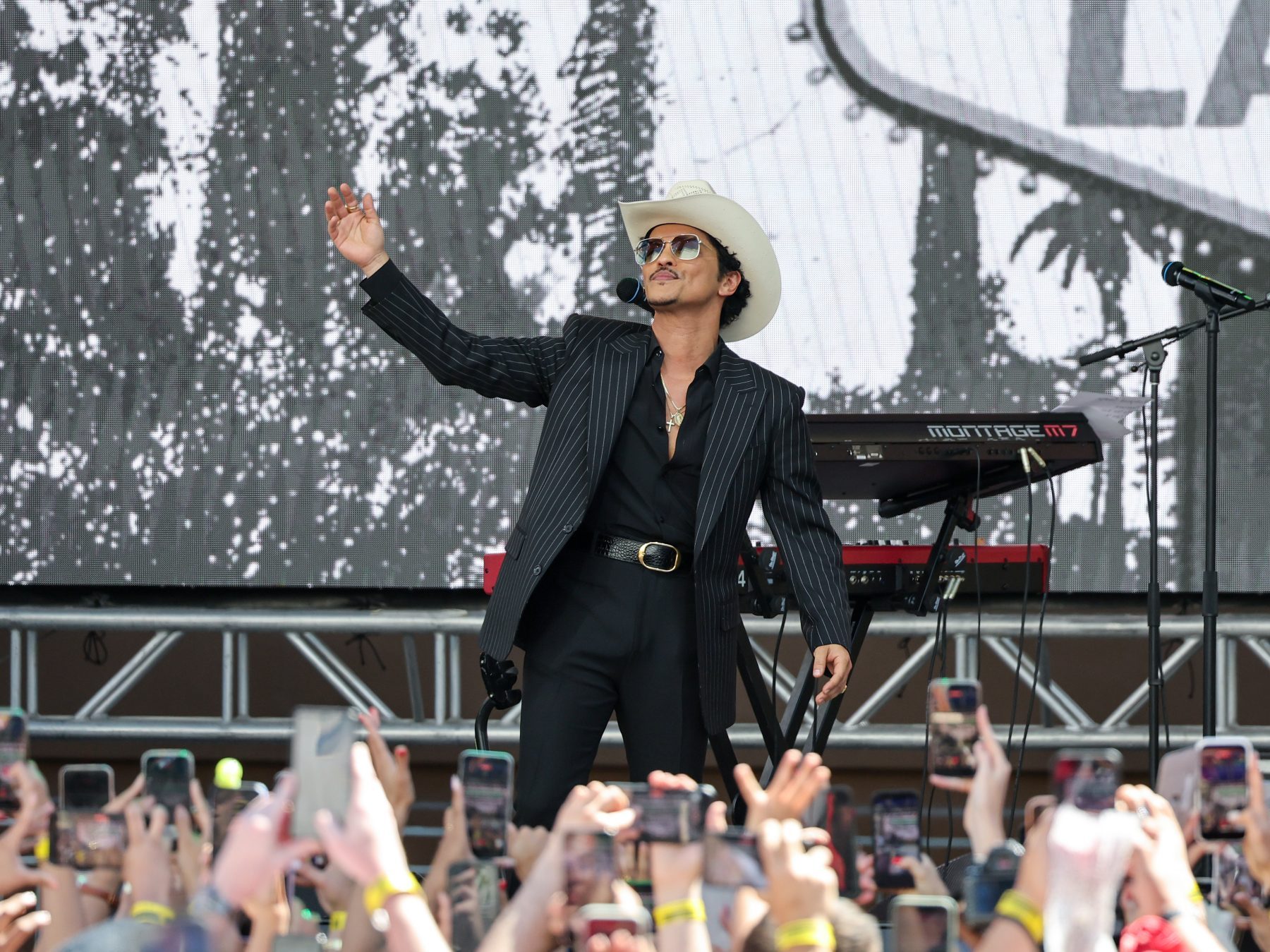 Dominic Fike, Ashe, Bruno Mars & more: Chart highlights