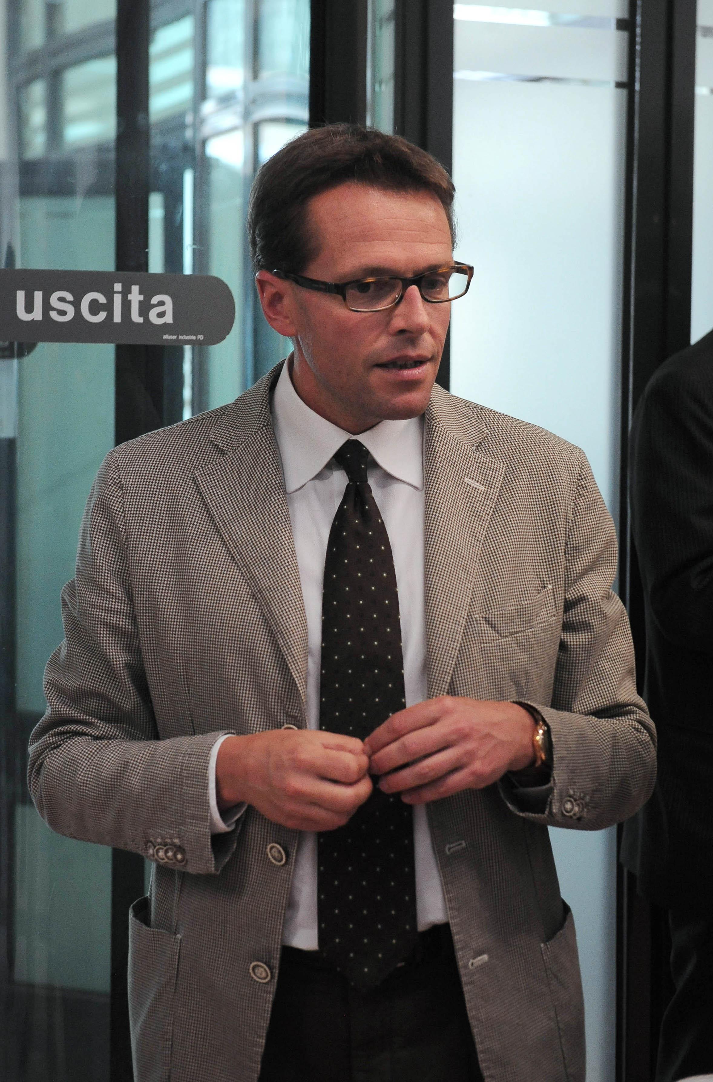 Caso Rossi, atti portati a mano in procura. Il Pd attacca: 