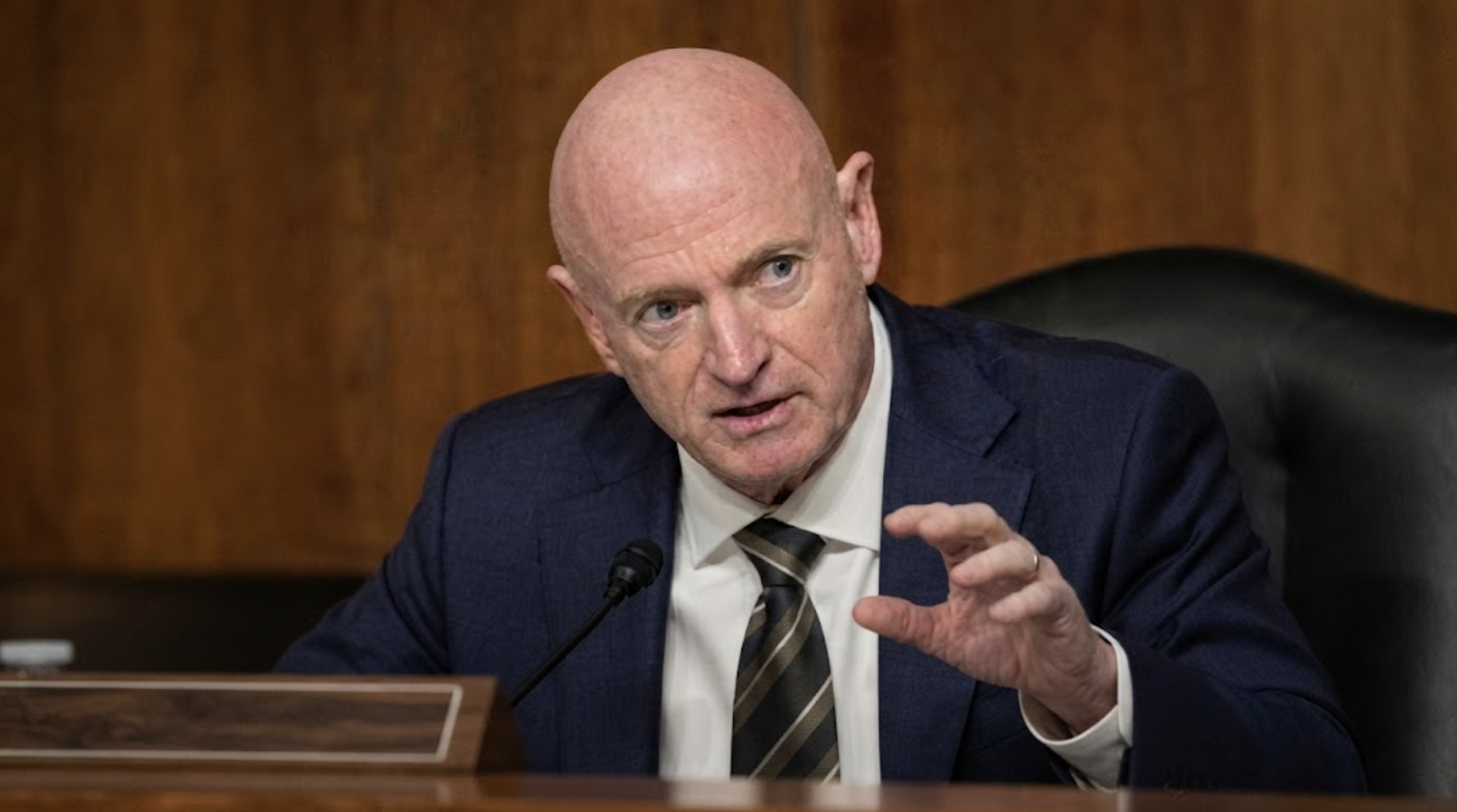 Senator Mark Kelly issues direct challenge to Donald Trump and the MAGA ...