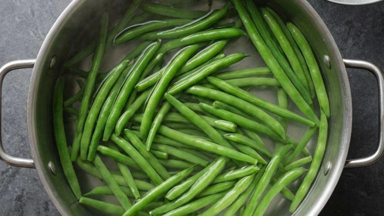 Green Beans Almondine Recipe With Almonds and Finely Lemon Zest