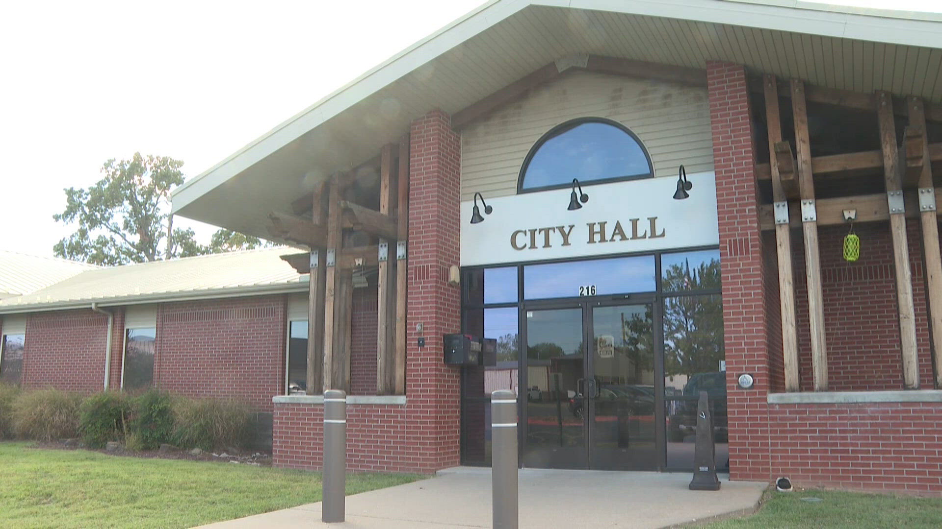 BCSO closes AirTag investigation involving Lowell mayor