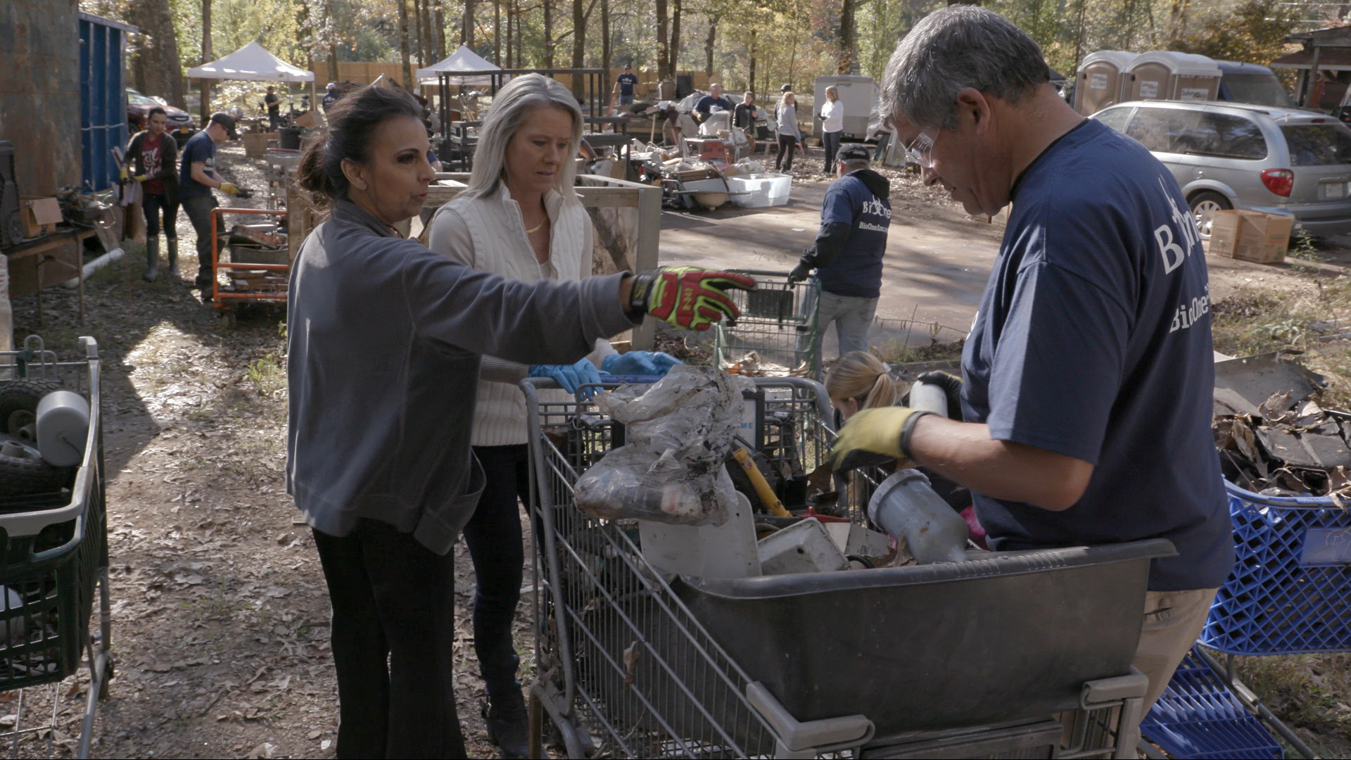 Psychologist talks about hoarding disorder in the family | Hoarders