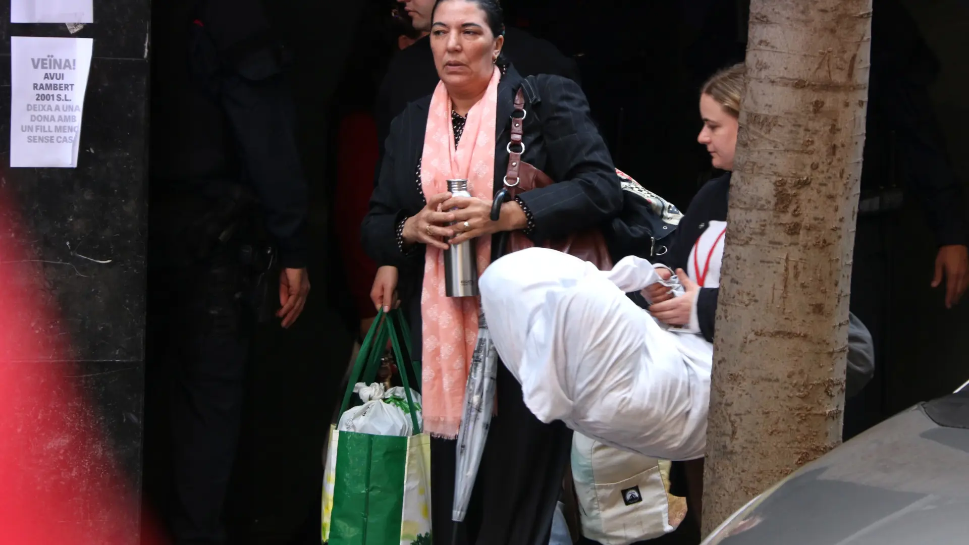 Desahucian a una madre y a su hijo menor de una habitación en Barcelona