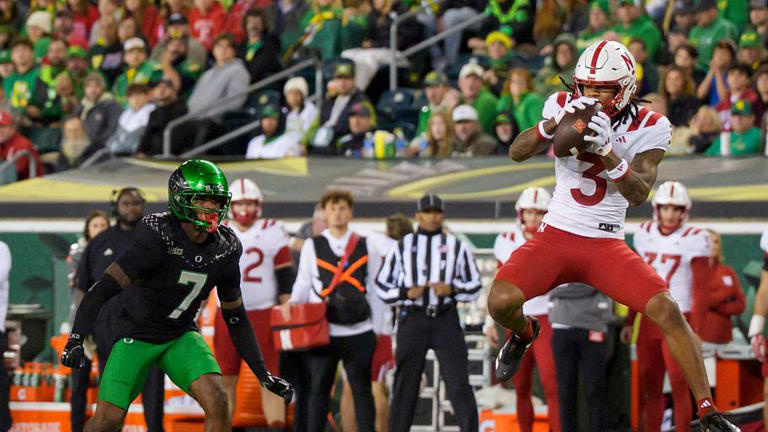 Four-star recruit teases a possible commitment to Oregon Ducks