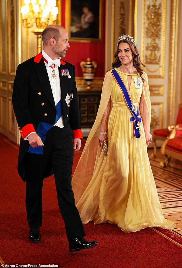 Inside state banquet for the Sultan of Oman: From the royal procession ...