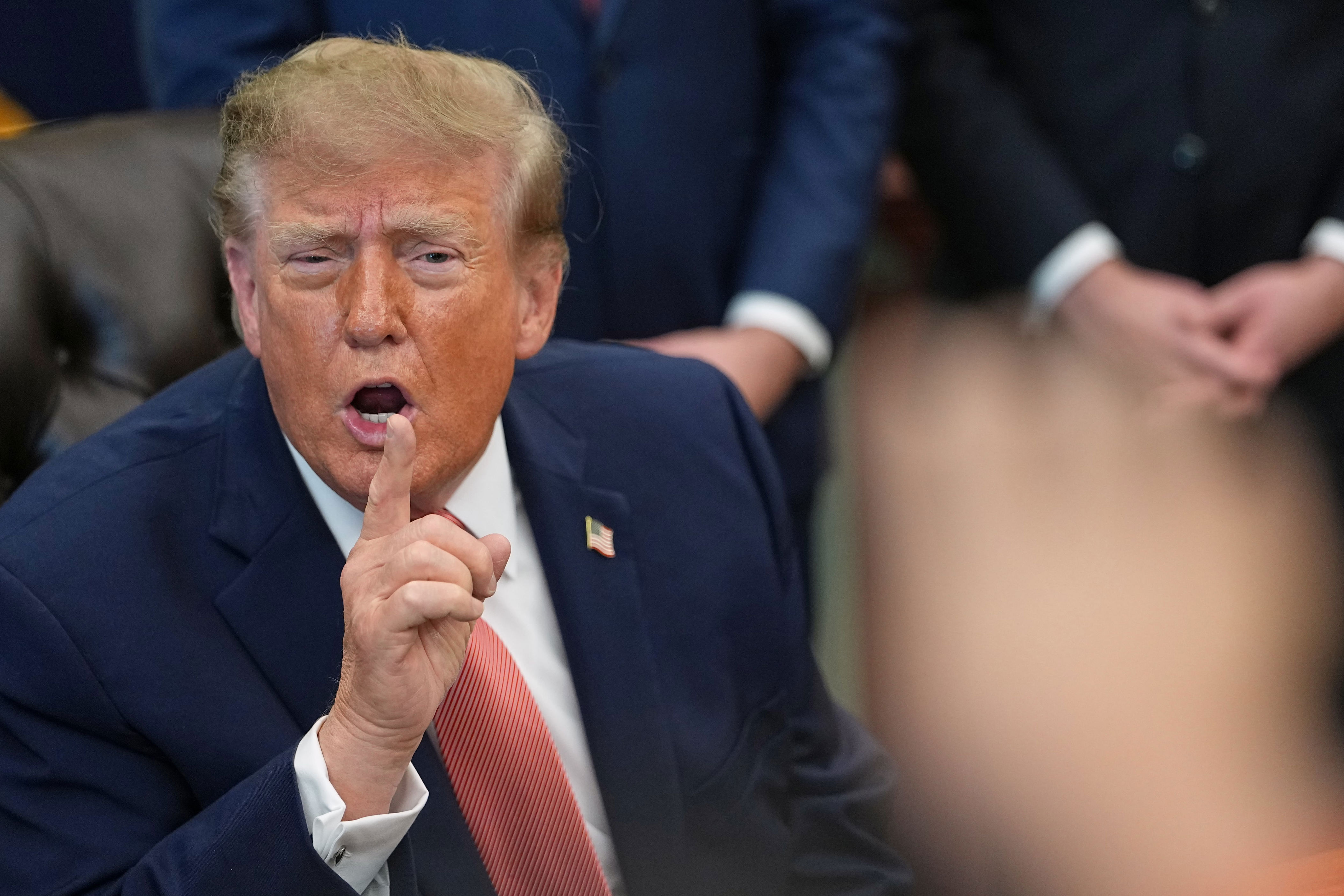 Trump pressures Zelenskyy amid Russia's advance