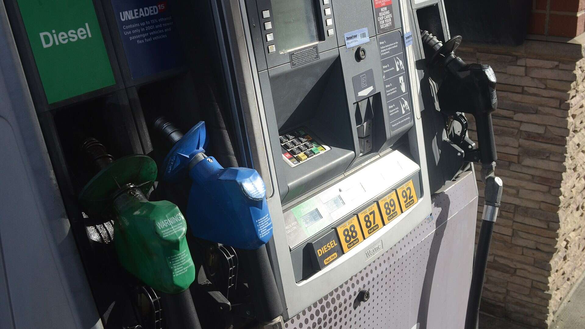 Diesel is up $2.51 a gallon and AI is leading the layoff charts. Anyone ...