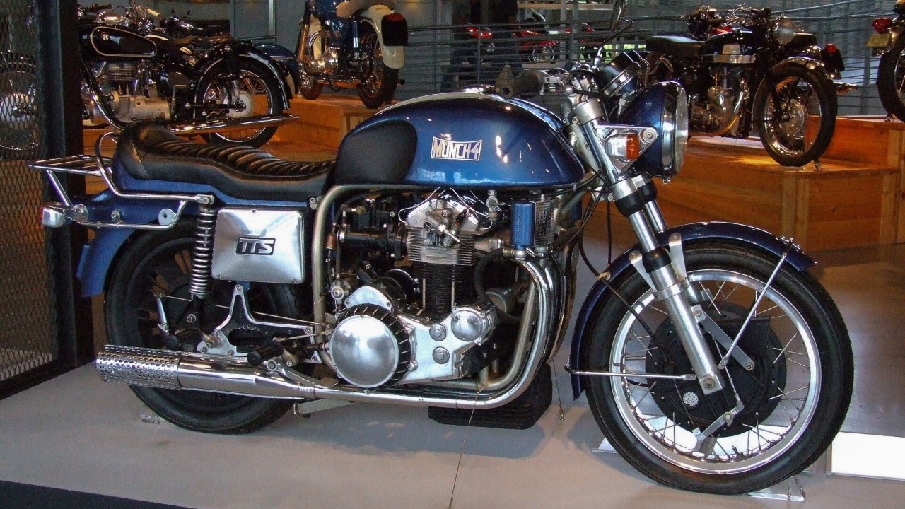 Friedl Münch hand-built fewer than 500 Mammut motorcycles around a four ...