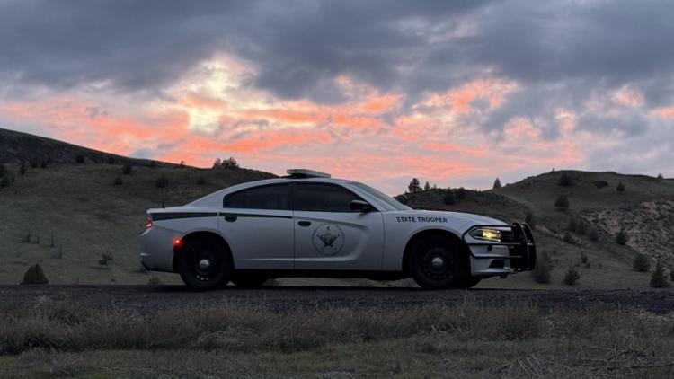 1 killed, 4 hospitalized after Highway 26 crash in eastern Oregon