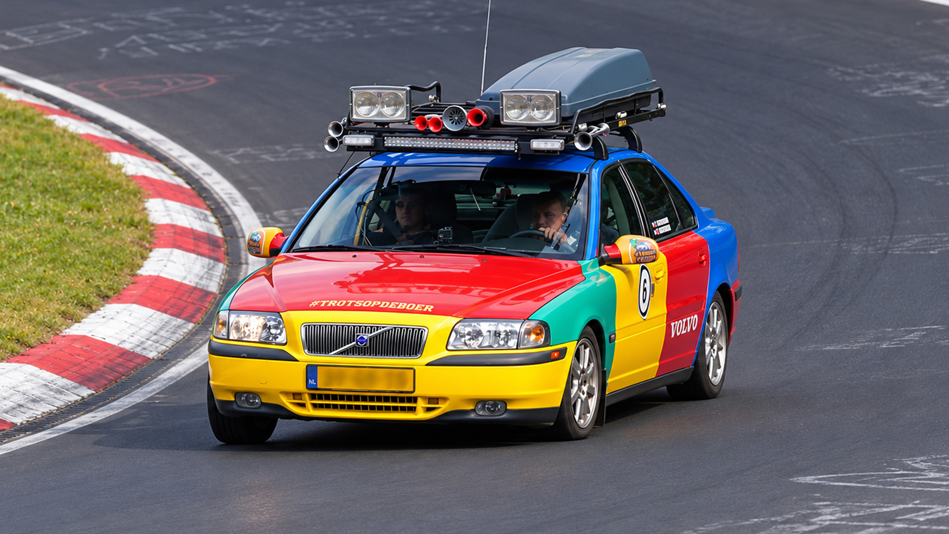 Classic and modern Volvos take on the Nürburgring