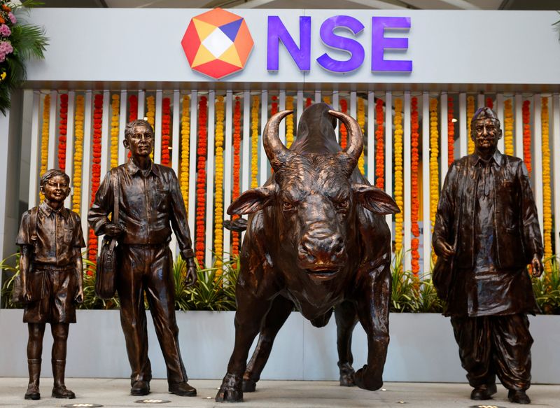 Indian share benchmarks rise, led by IT stocks, Reliance with Jio IPO ...