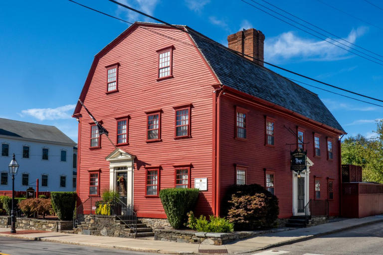 The oldest restaurant in Rhode Island was once run by a pirate