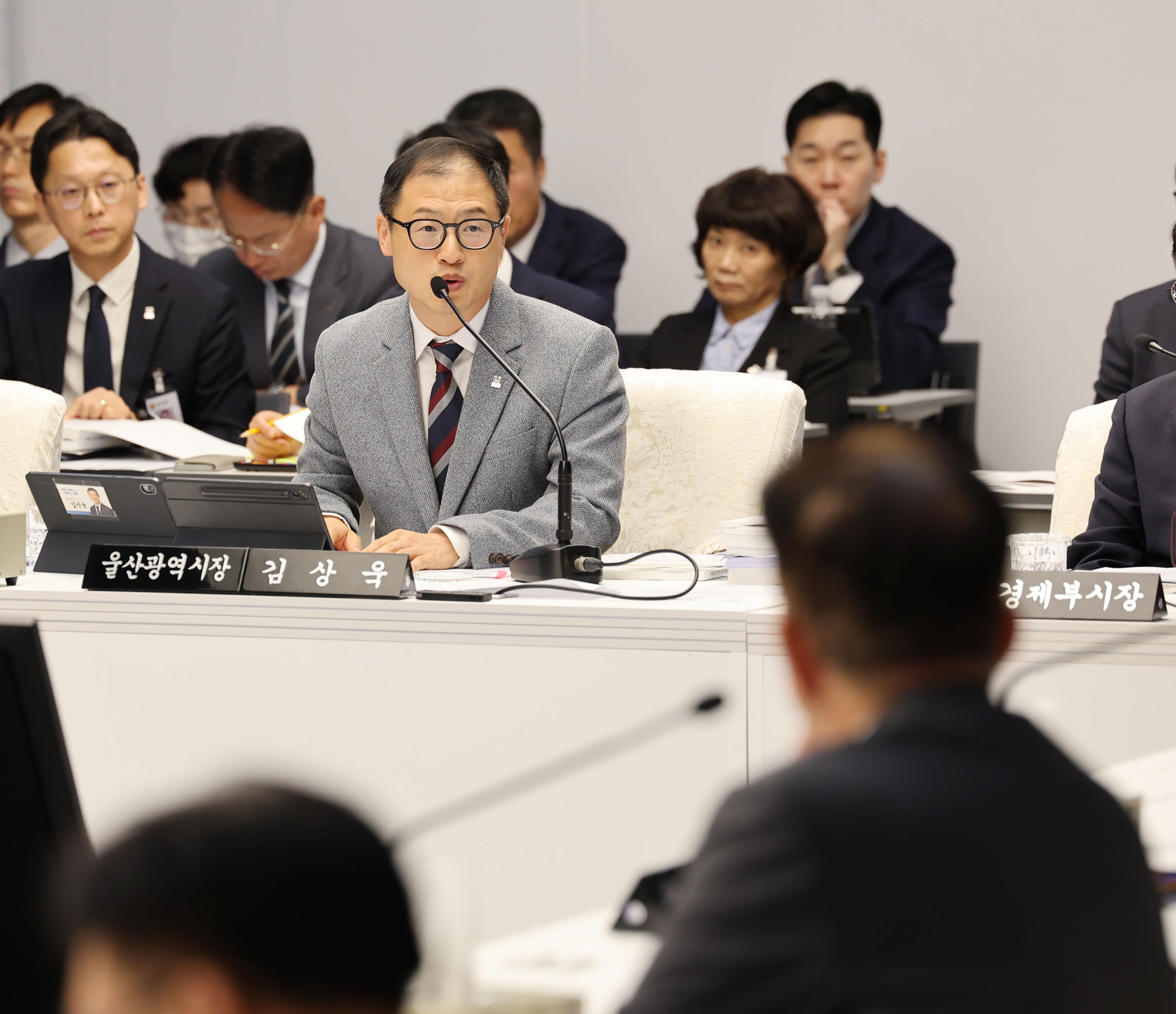 People Power Party lawmakers exit audit in protest of Ulsan mayor