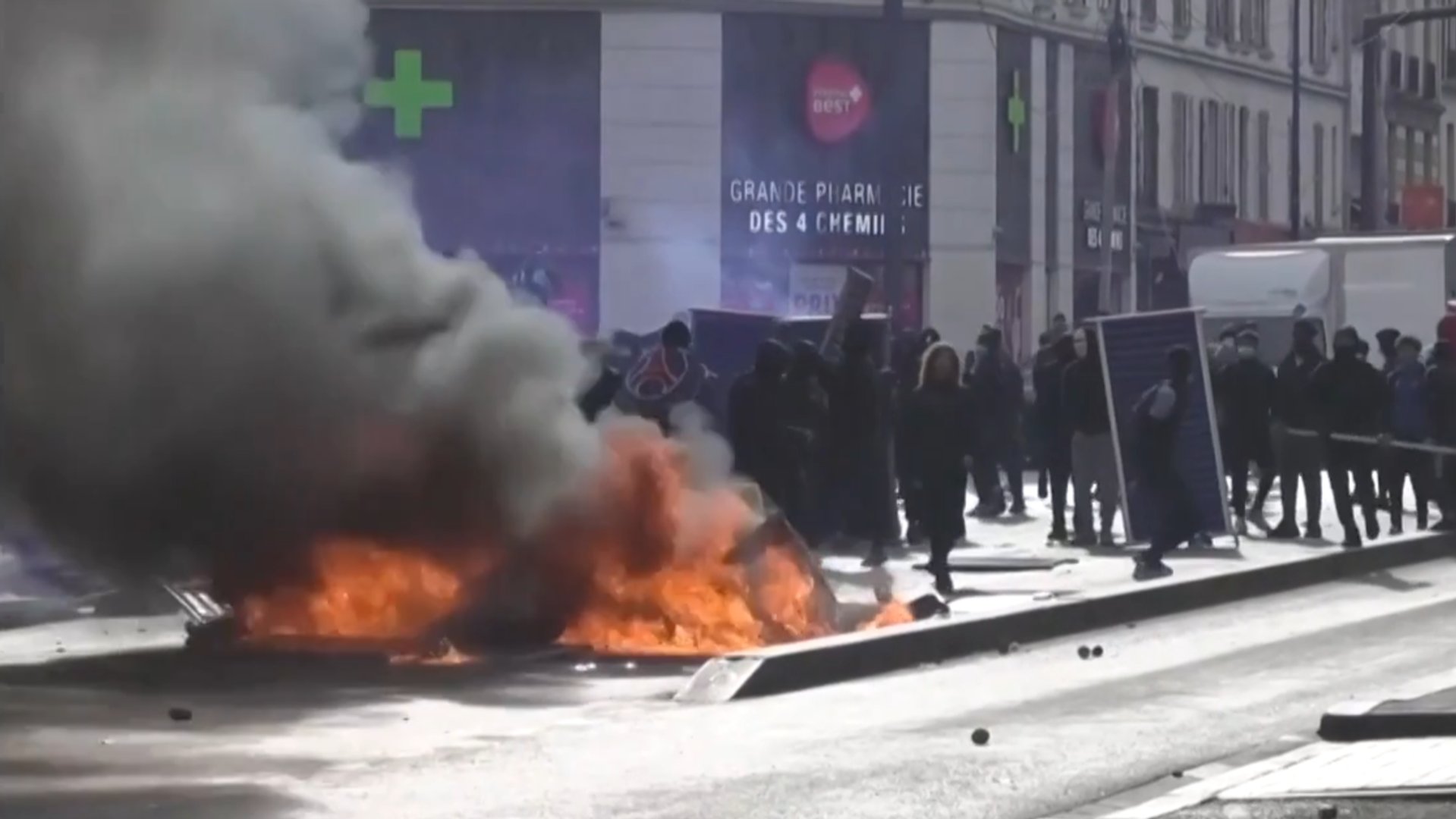 Far-left groups fuelling Paris riots through radical alliances