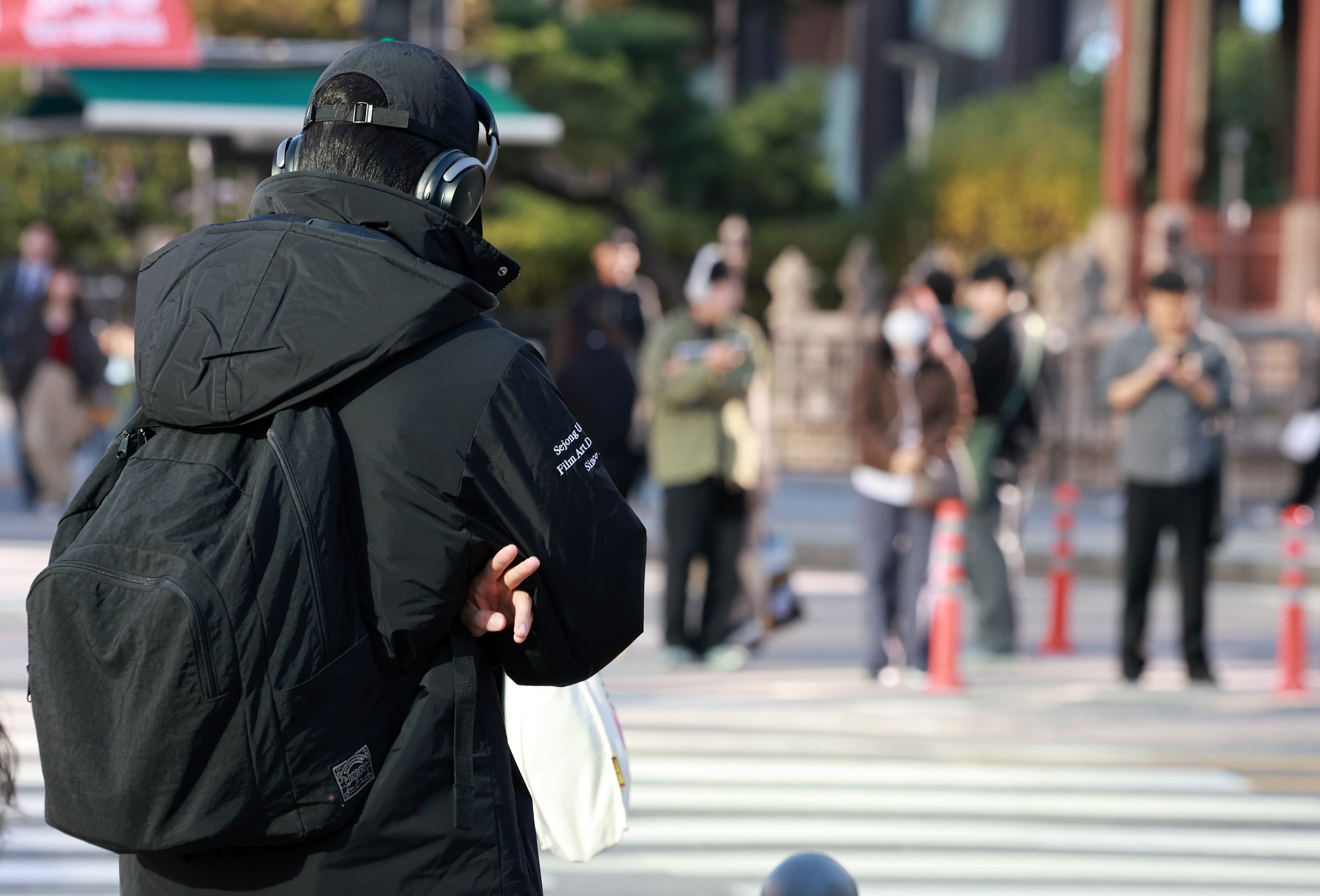 Cold wave advisory brings freezing temperatures to Seoul, Gangwon