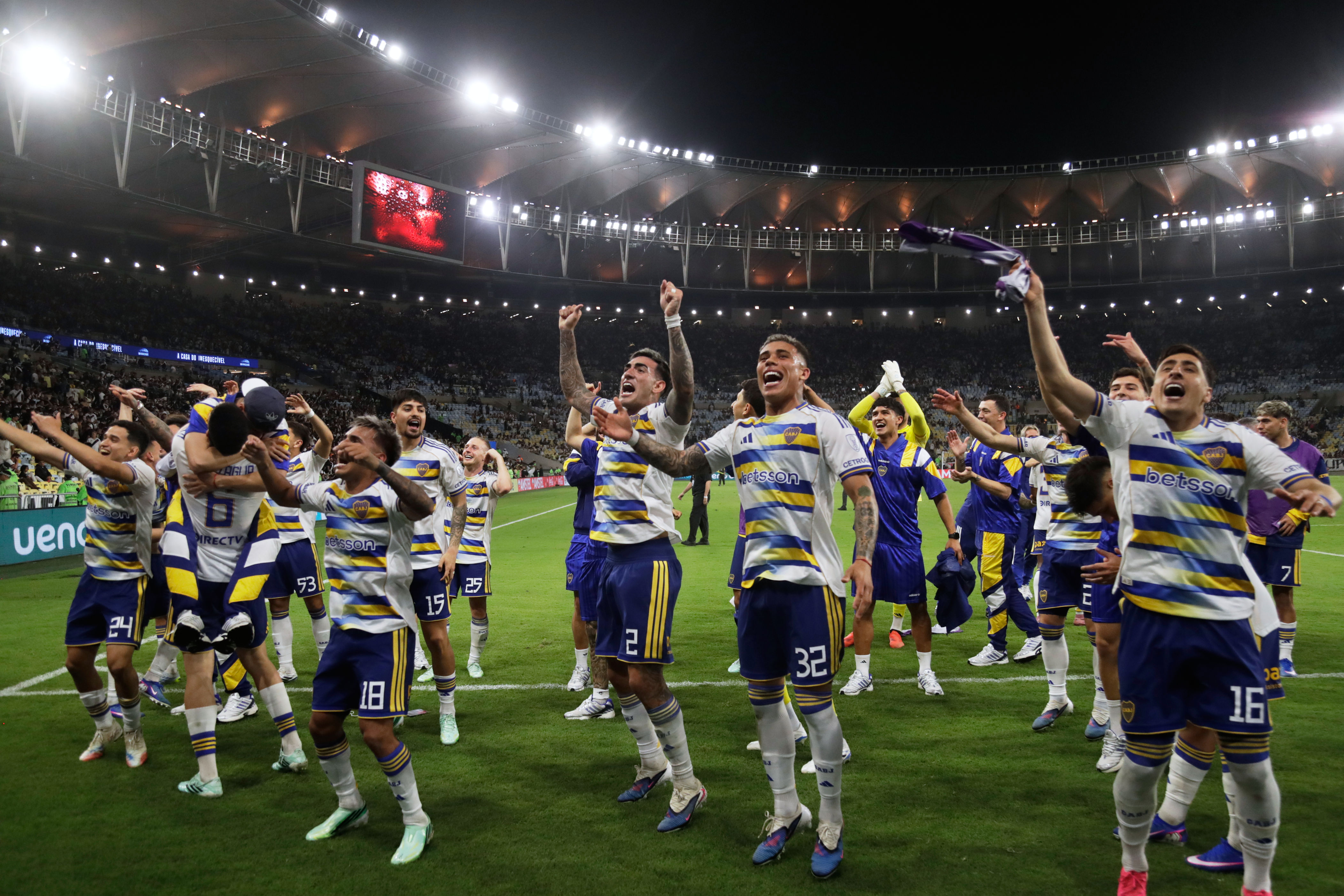 Con gol decisivo de Paredes, Boca vence a Vasco en el Maracaná y avanza ...