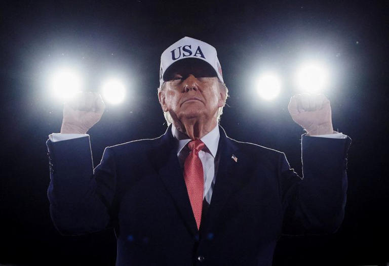 Trump, en Carolina del Norte, afirma que los republicanos desafiarán las probabilidades en las elecciones de mitad de mandato.