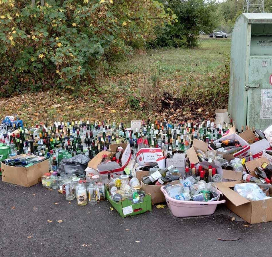 Frust in Bernkastel-Kues: Altglascontainer weg – hunderte Flaschen ...