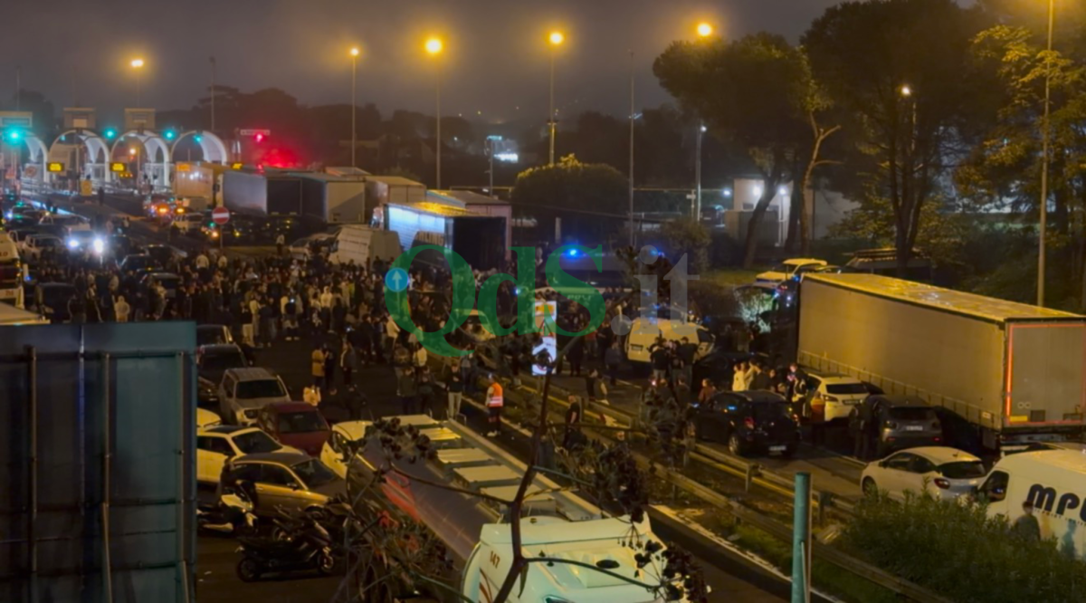 Video | Caos sull’A18, centinaia di autotrasportatori bloccano i ...