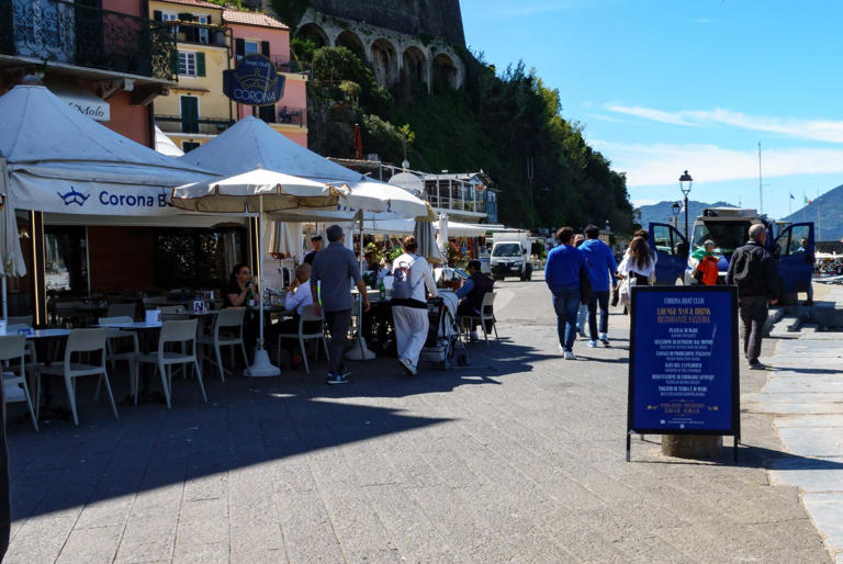 Sigarette nel mirino. Stop al fumo nei dehors: 