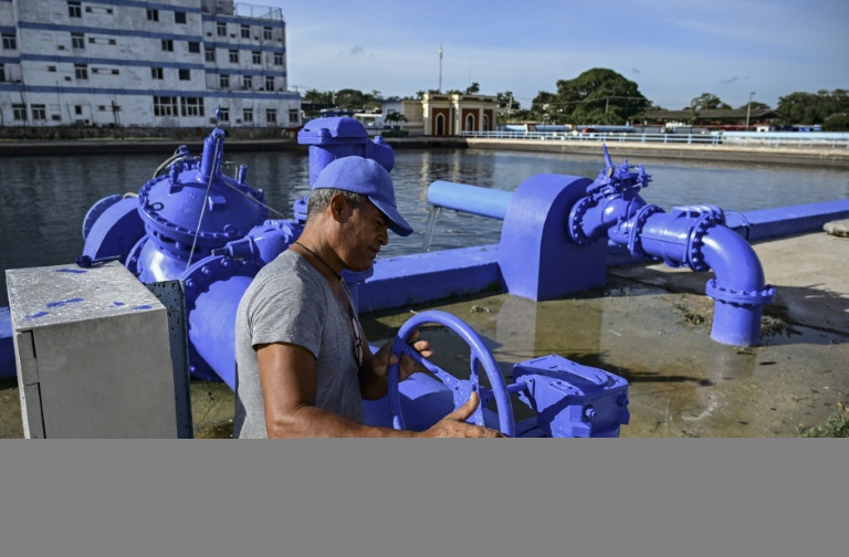 'Daily struggle': Cubans dig wells in search of water