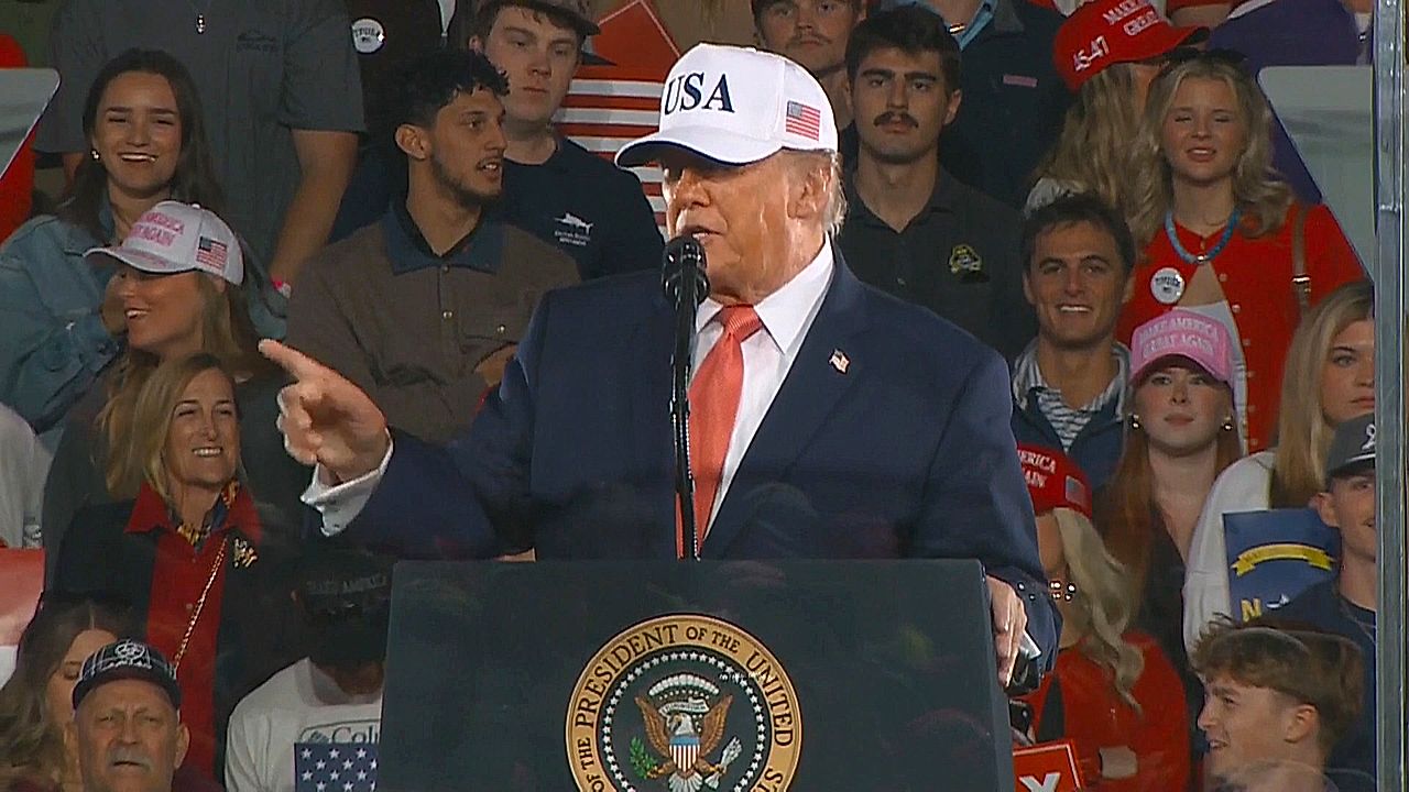 Trump heckled at NC rally, calls protesters 'losers' and 'pretty fat'