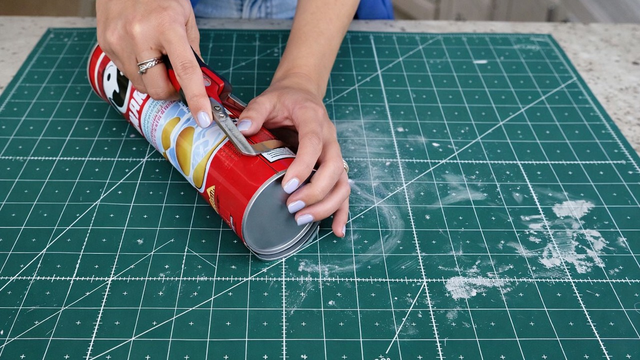 Container lids, candle jars and cardboard boxes become organizers