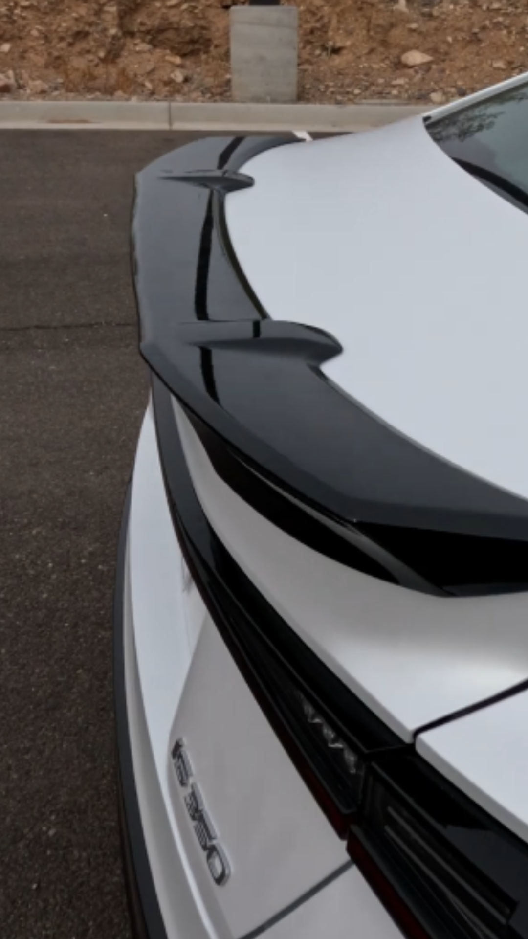 What makes the Lexus IS350 Hakugin Edition's exterior unique