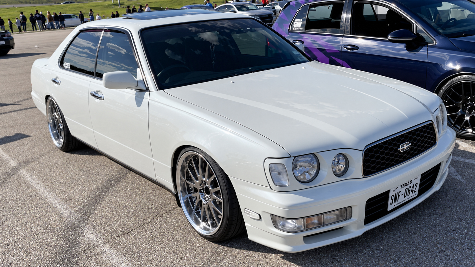 テキサスのカーミートで上品なVIPスタイルを見せる日産グロリア