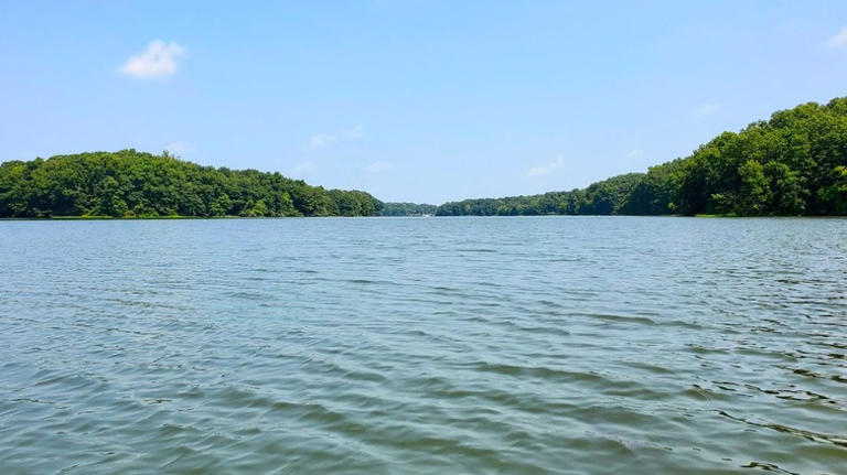 Under two hours east of the Mississippi River is a scenic Midwest lake ...