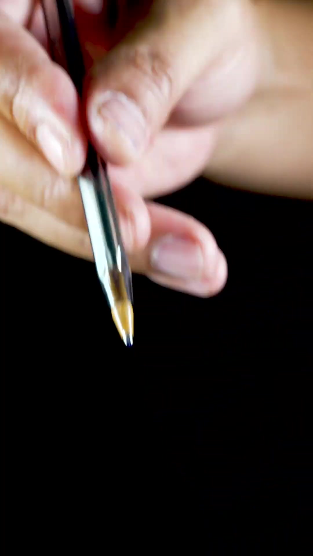 How a ballpoint pen works close up #macro #asmr