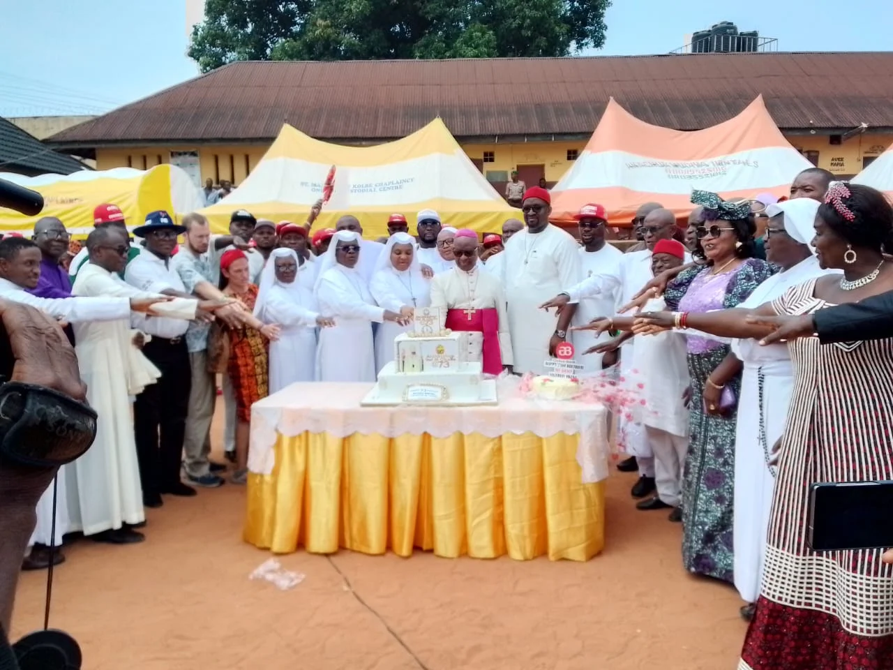 Anambra archbishop donates relief items to inmates