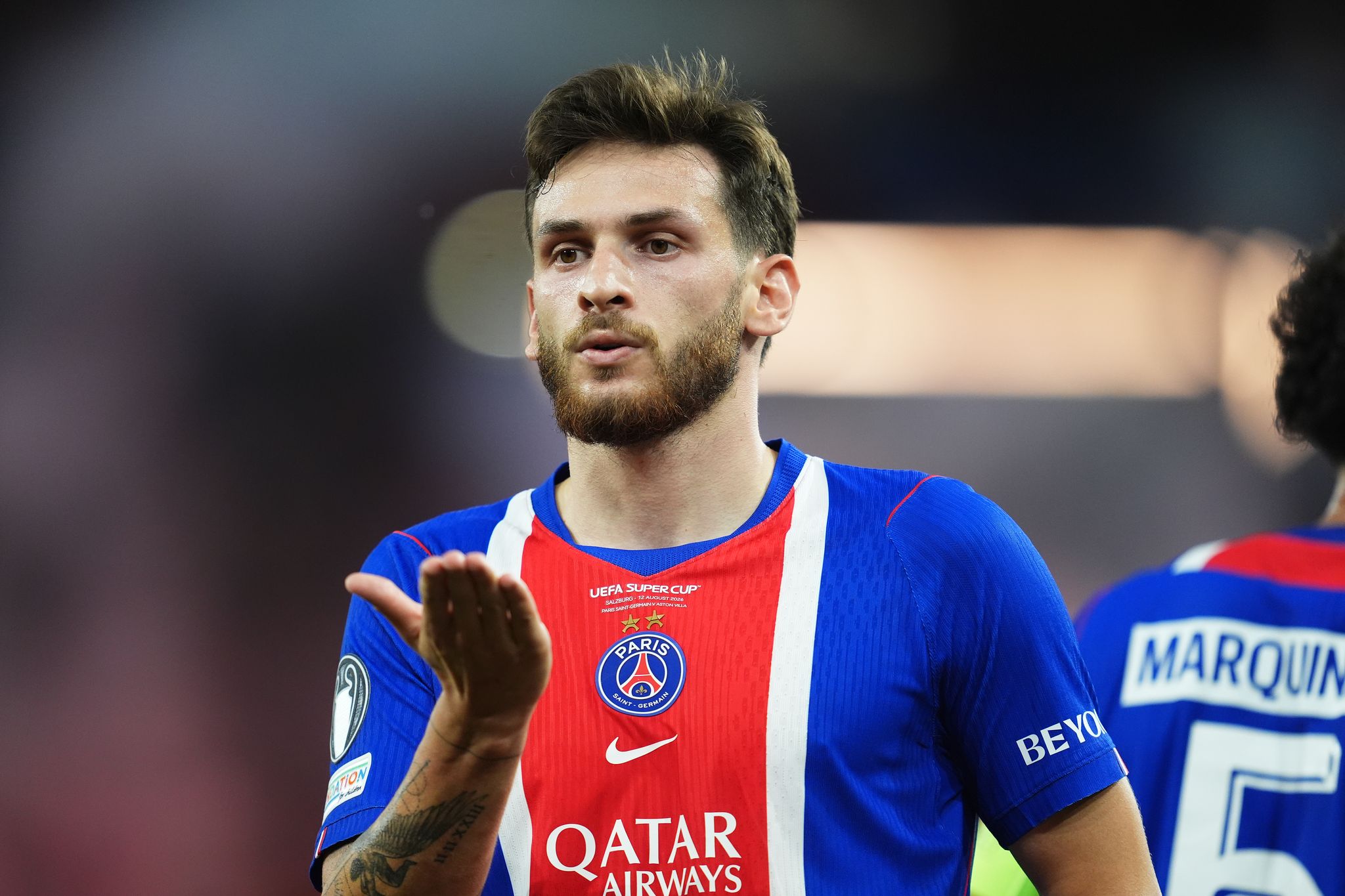PSG winger Kvaratskhelia suffers ACL rupture during win over Barcelona