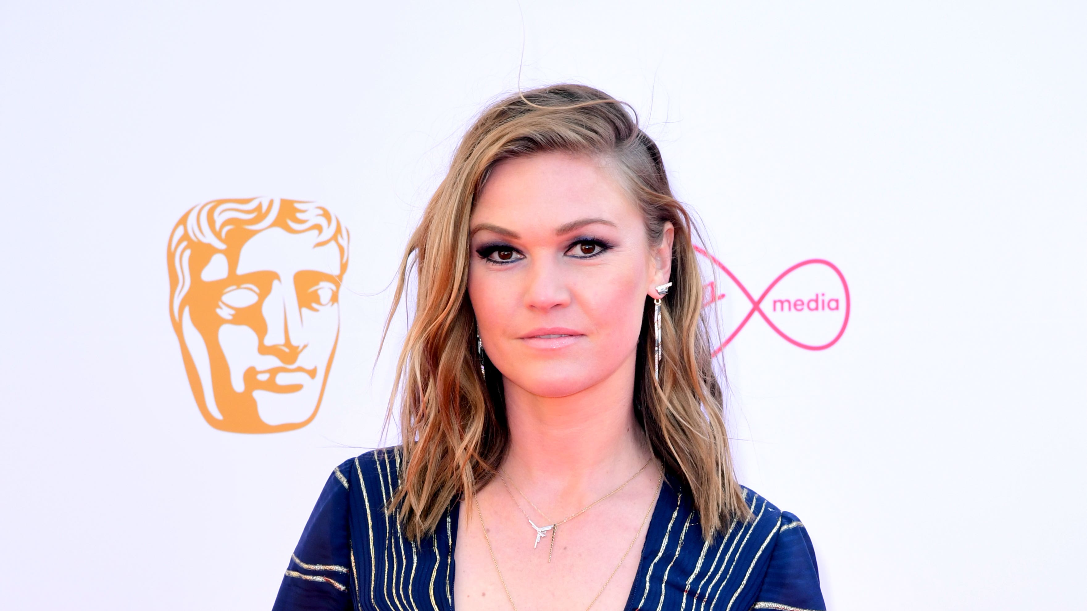 Julia Stiles pays tribute to late co-star Heath Ledger on Dancing With ...