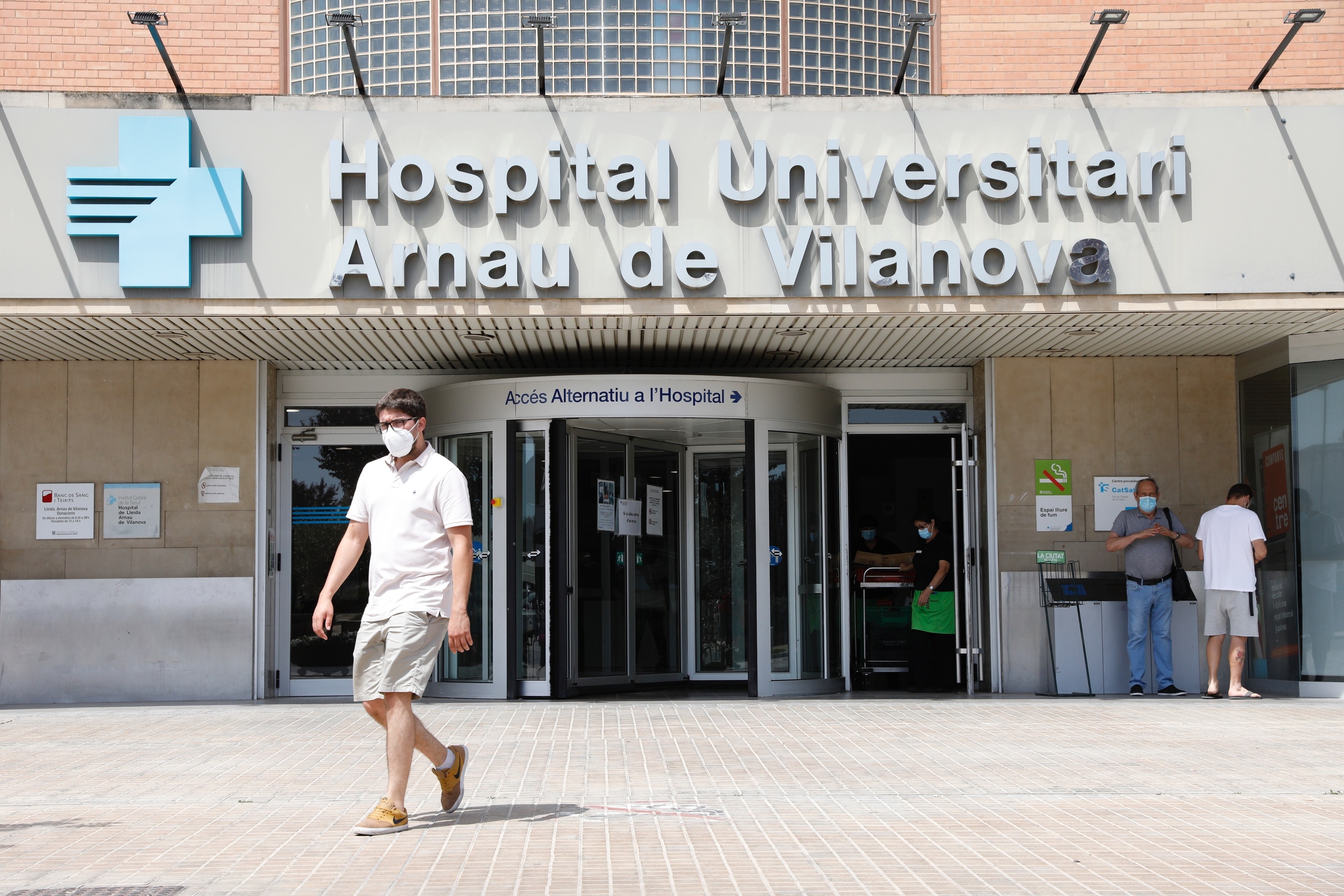 Herida muy grave una menor de 2 años tras caer de un balcón de un ...