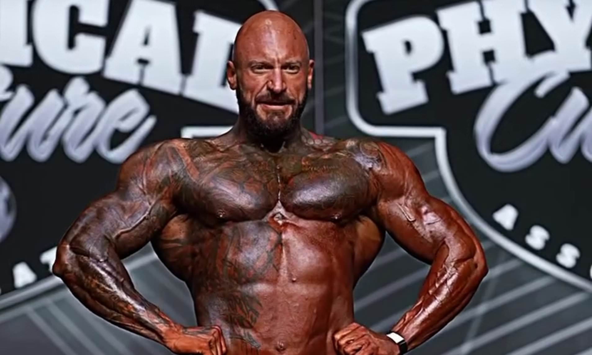 Newly-married amateur bodybuilder, 33, dies after collapsing on stage ...