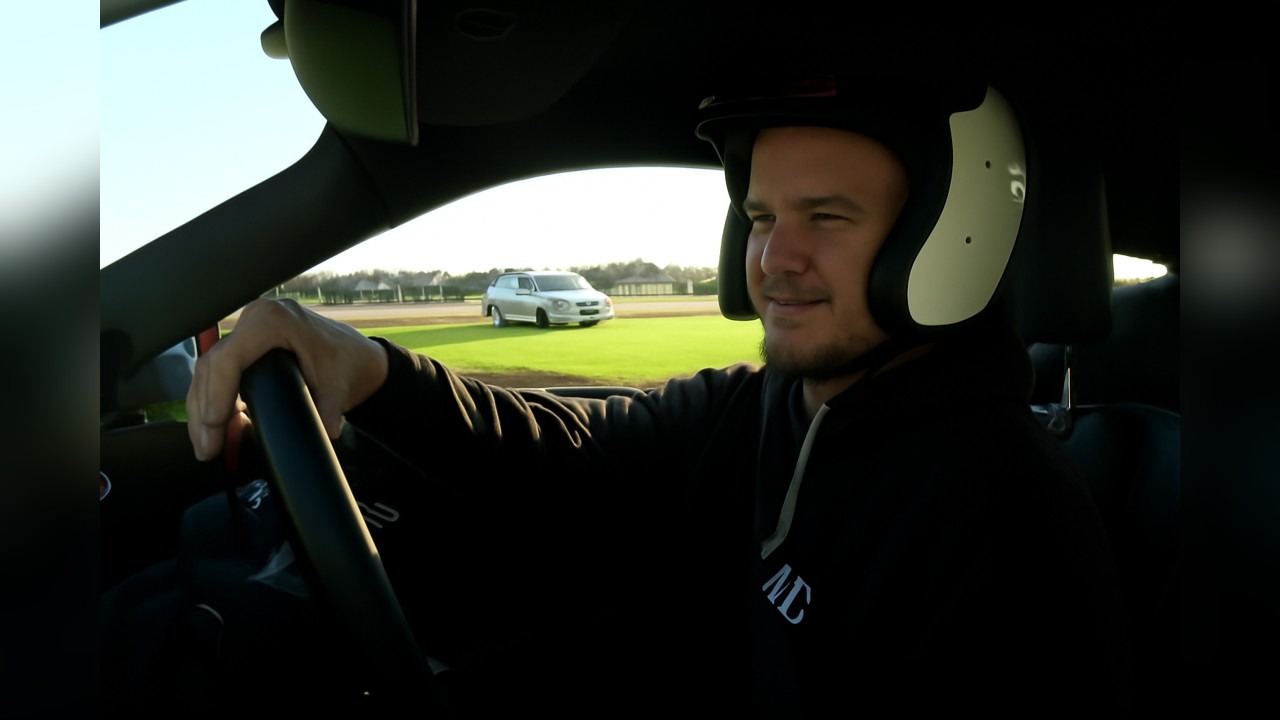 Right-hand-drive Ford Mustang V8 runs at Silverstone’s Stowe complex