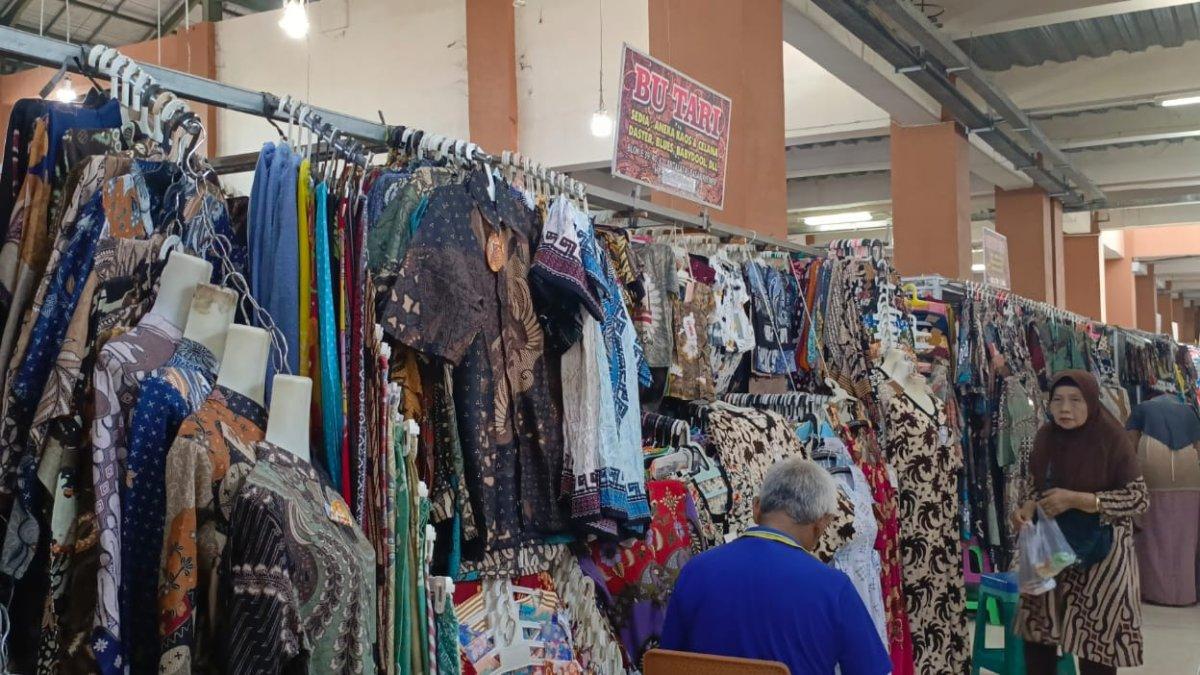 6 tempat belanja batik di Solo, dari pasar tradisional hingga butik premium