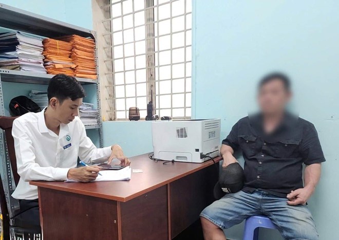 Đổ rác trái quy định là phạt!