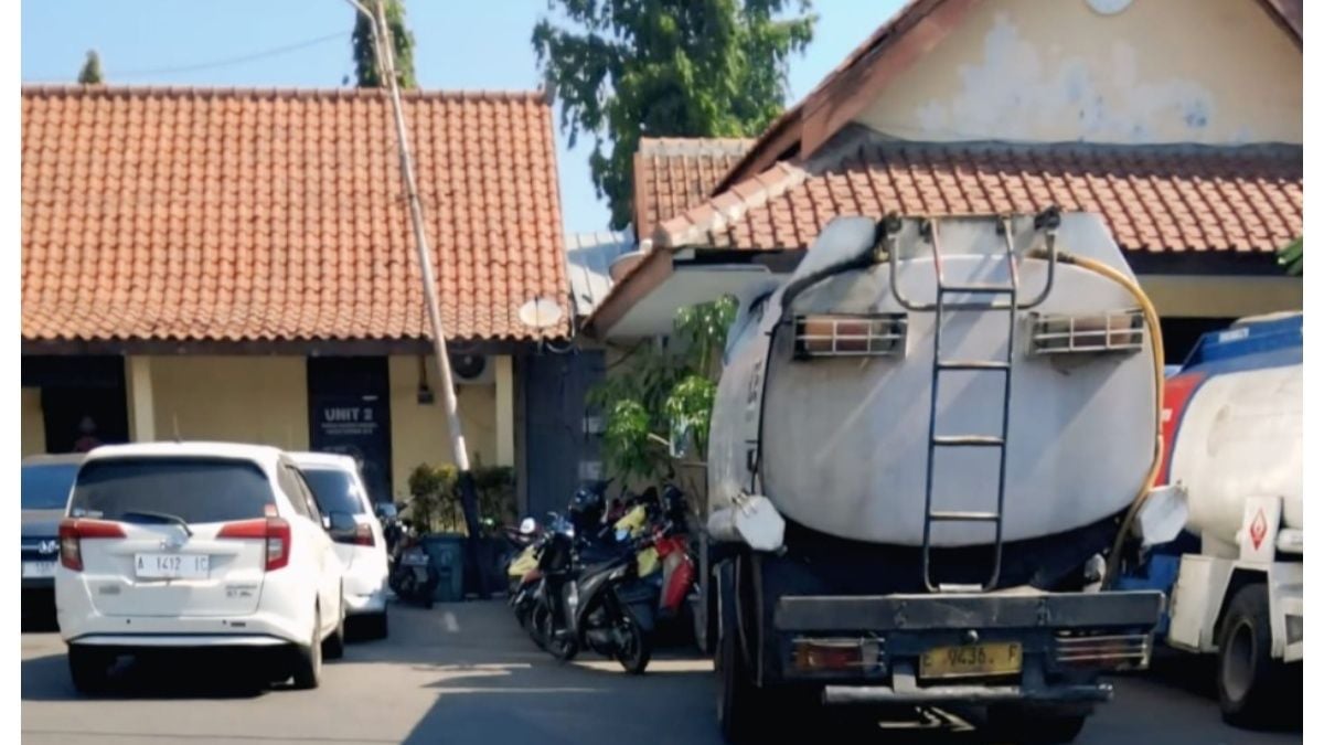 Dua truk tanki BBM bersubsidi diamankan Polres Cirebon Kota, diduga ...
