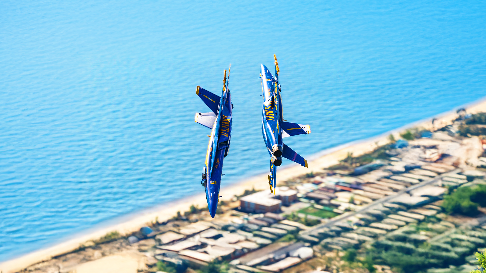 How the Blue Angels fly just inches apart: Inside the US Navy’s ...