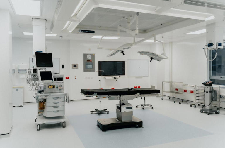 NHS specialist says patients are never 'too young' for knee replacement ...