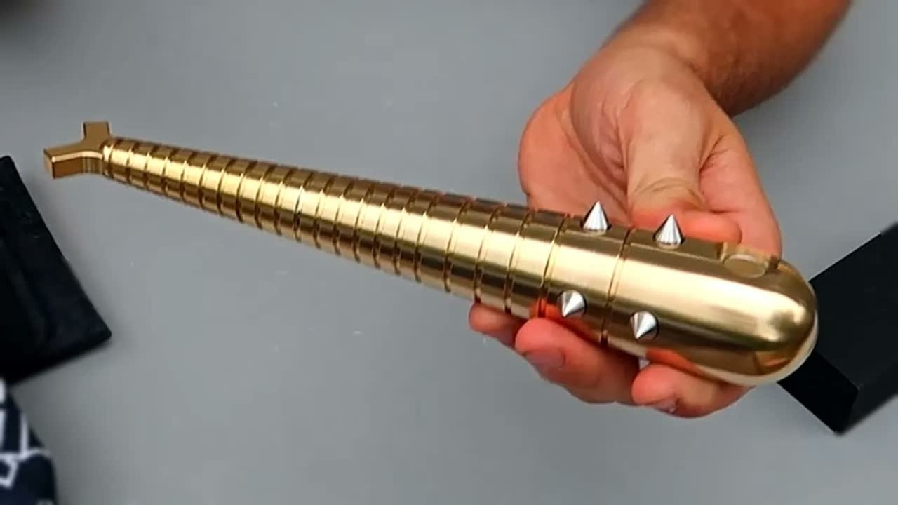 JHO Knives puts custom blade and handle designs on display