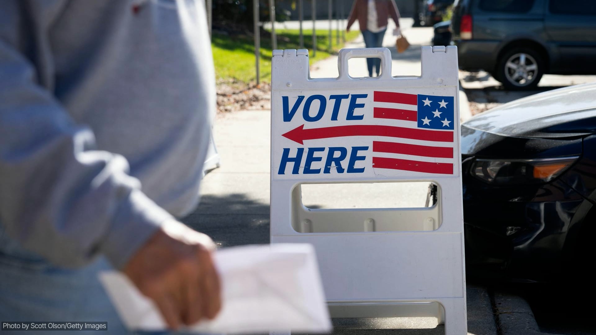 Anti-Trump sentiment fuels Democrats’ 10-point midterm lead