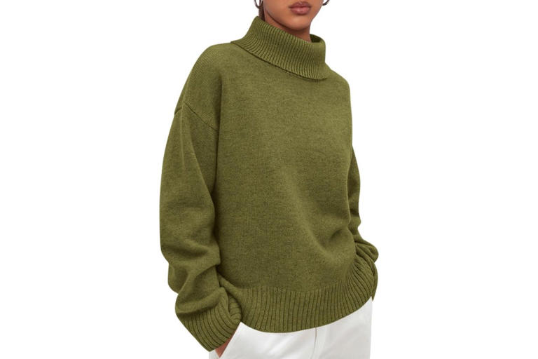 Katie Holmes and Uma Thurman co-signed this toasty outfit formula that ...