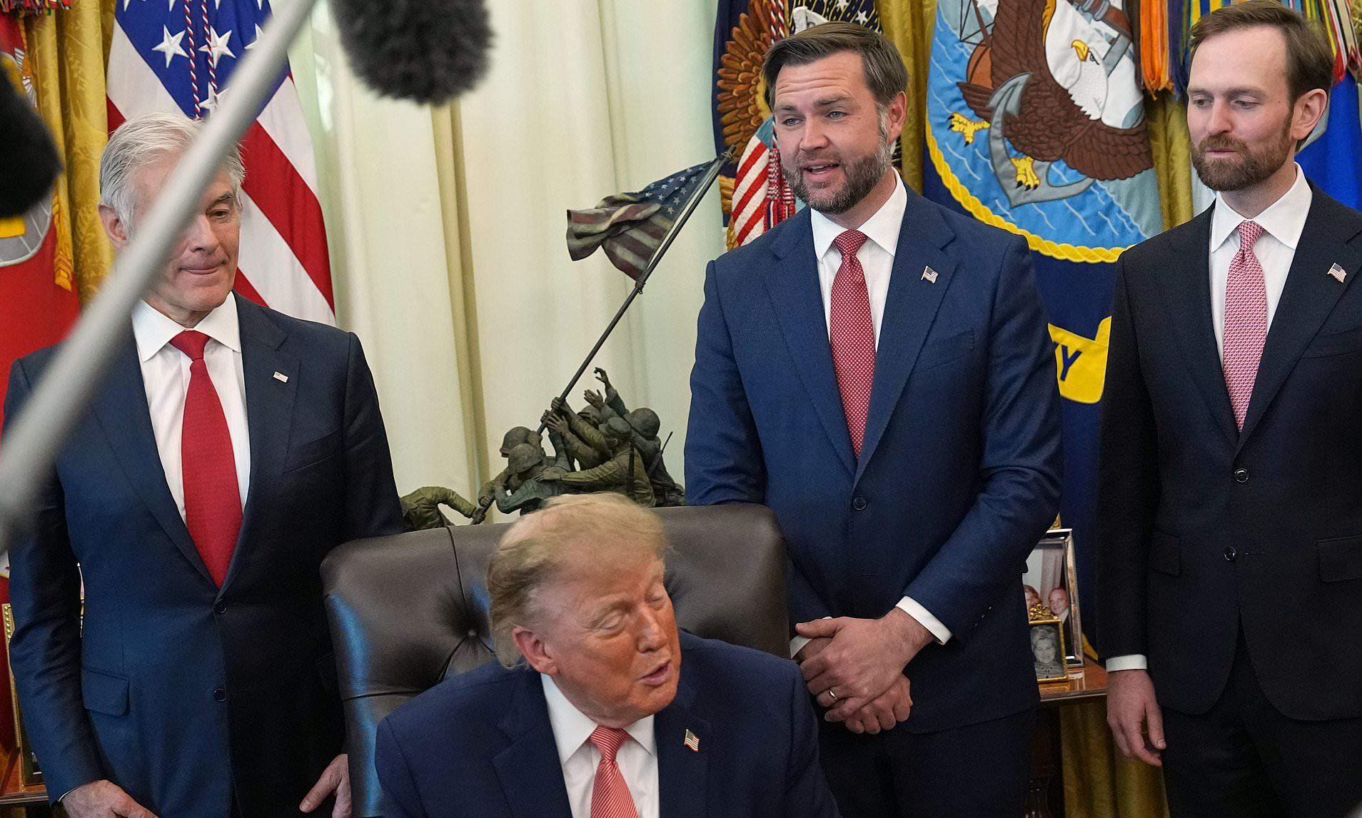 JD Vance turns bright red as Trump delivers telling response when asked for his 2028 endorsement
