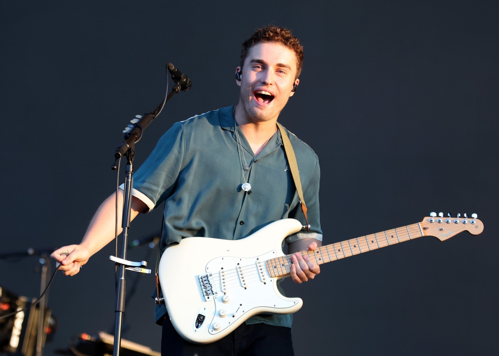 Glastonbury 2027 fans back surprise rock legends to headline in poll