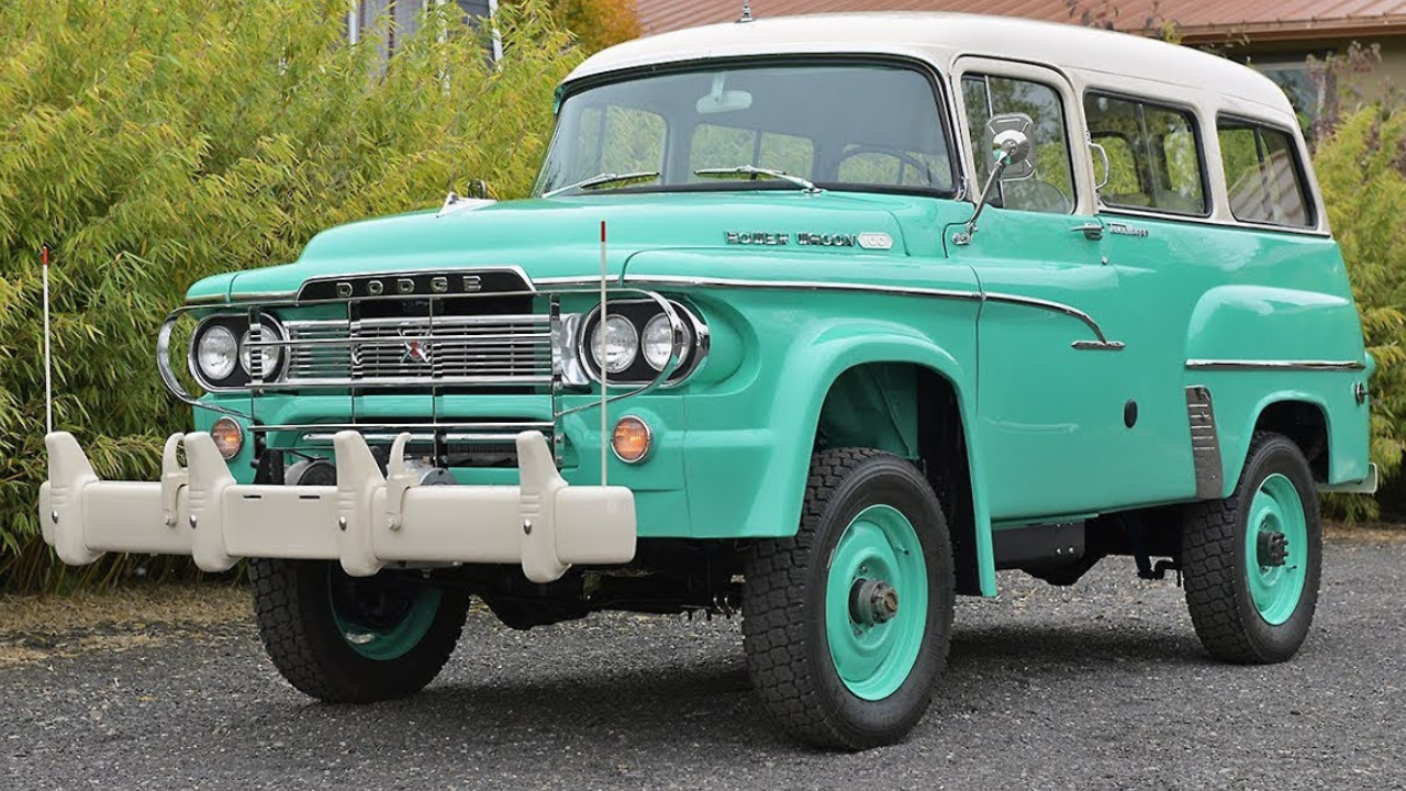 1960 Dodge W100 classic pickup and its vintage truck design